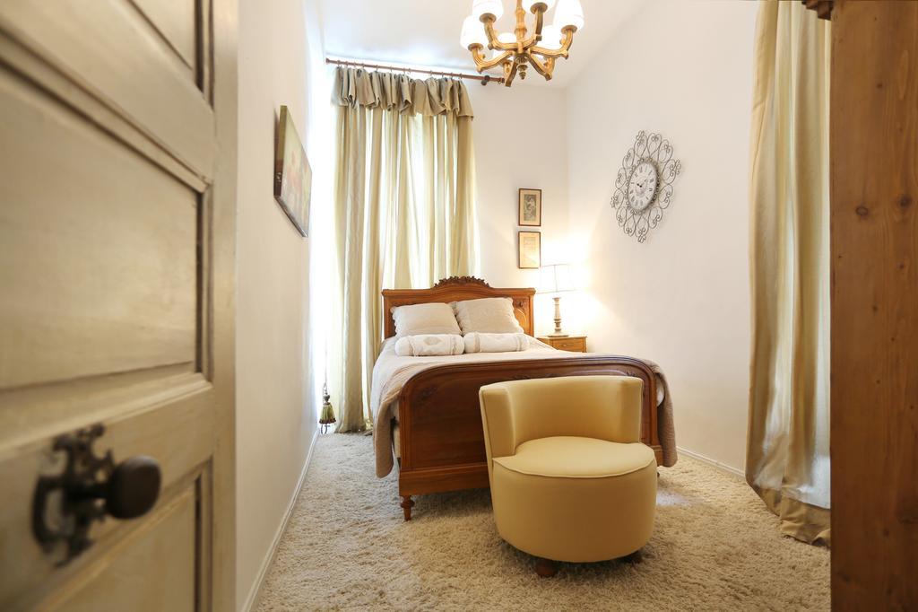 Le Belvedere Villa Salles  Room photo